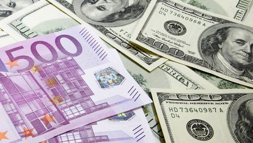 Dati euro più deboli delle attese, ma la valuta riprende quota